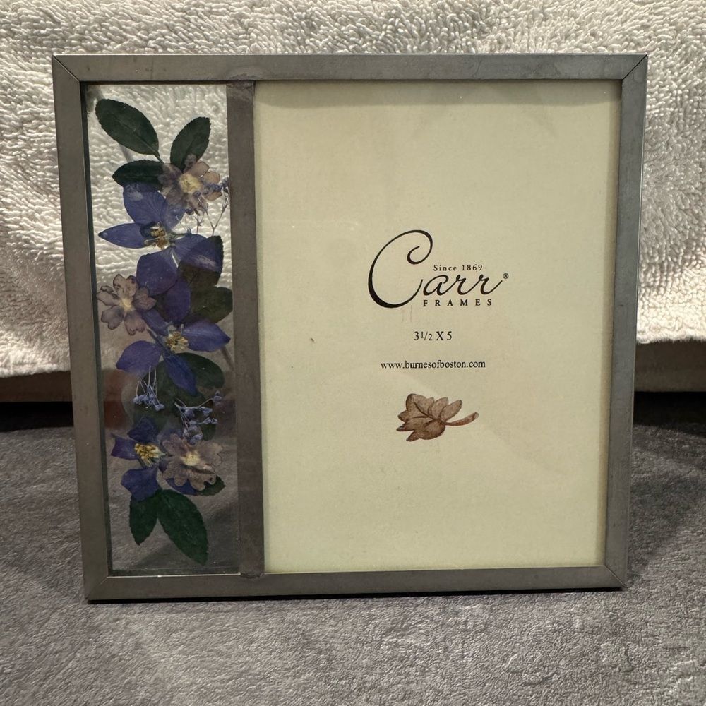 3 1/2 by 5 photo frame with pressed flowers